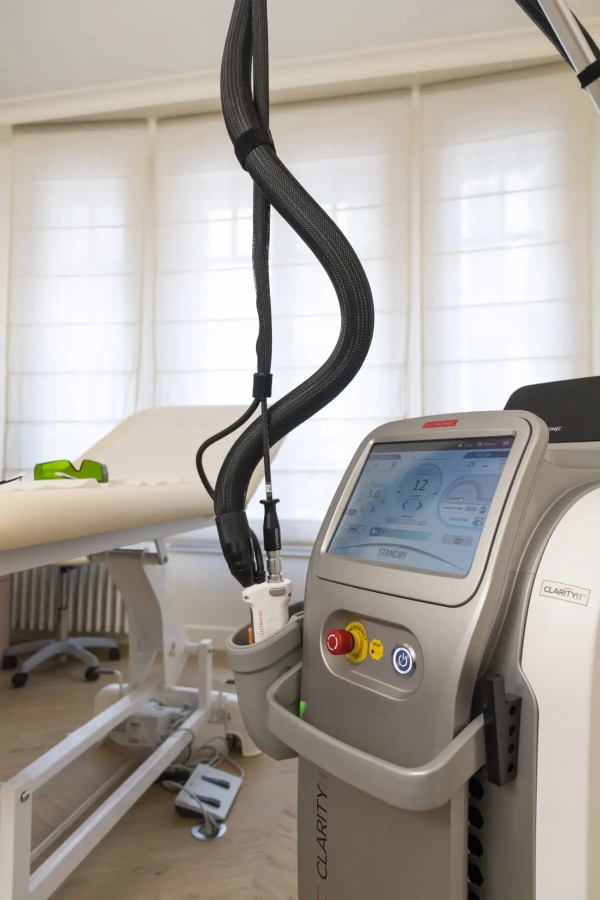 Docteur Marine HITIER - épilation définitive au laser à Annecy